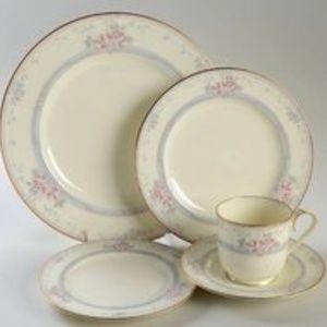 12 NORITAKE MAGNIFICENCE 5-PIECE PLACE SETTINGS
